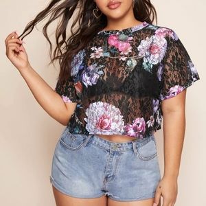 BNWT floral lace crop top size 1XL